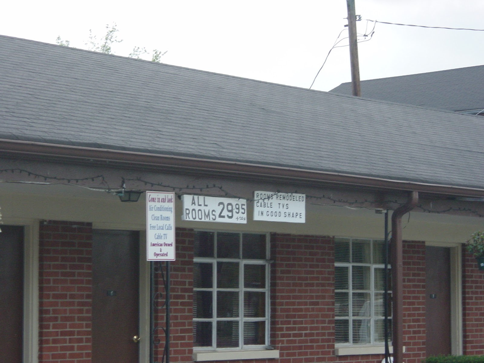 Sign. College Motel. Barboursville, KY