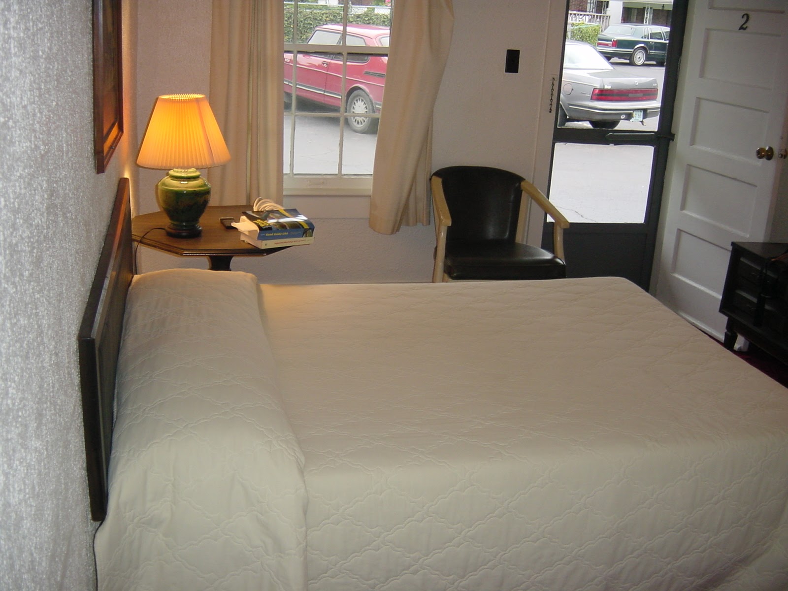 Stinky room nice proprietor. Bardstown, KY