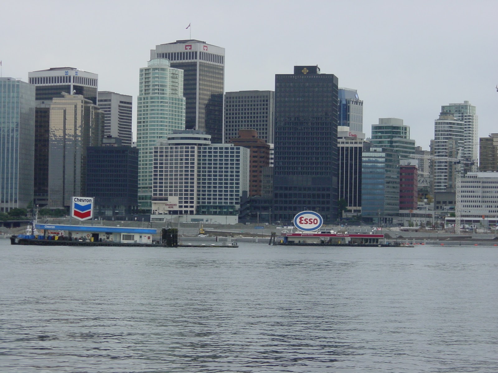 Floating fuel stations